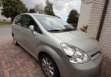 Toyota Corolla Verso 65.000 km 6.500 &euro; Ahlen 59229